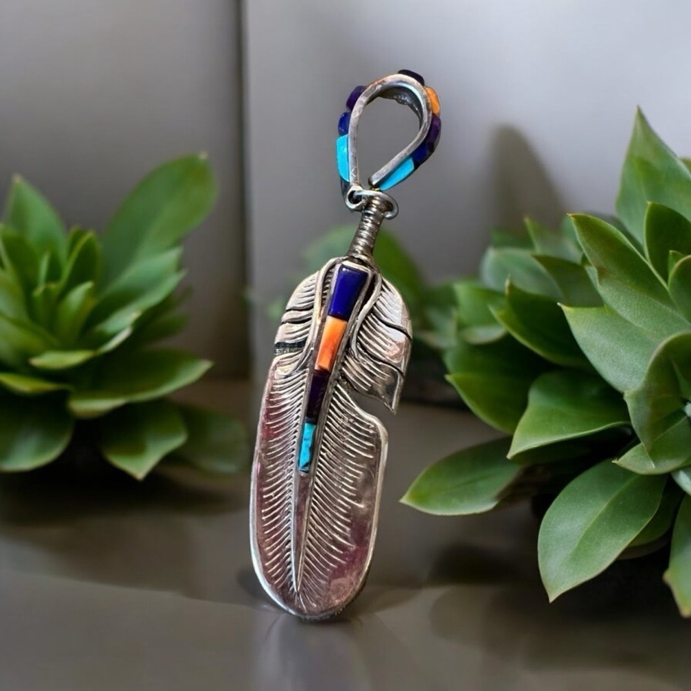 Vintage Christin Wolf feather stone inlay sterling silver pendant. 30+ years old - Picture 3 of 16